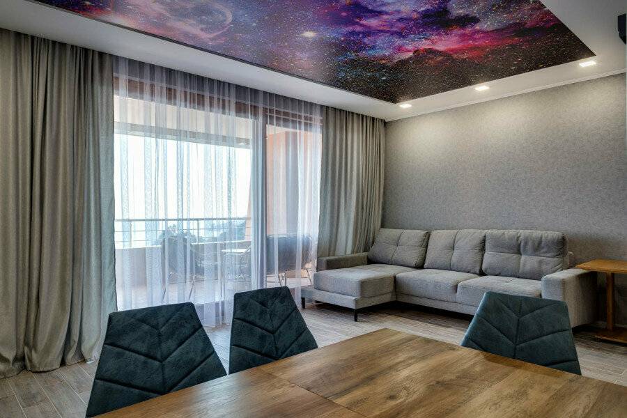 Фотографии номера Апартаменты с видом на море в Гостинице Фамилия Делюкс Гурзуф