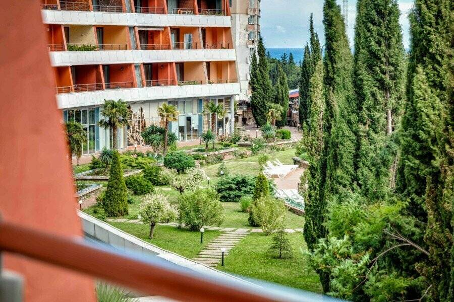 Фотографии номера 24 А Студия с балконом  видом на бассейн в Гостинице Фамилия Делюкс Гурзуф